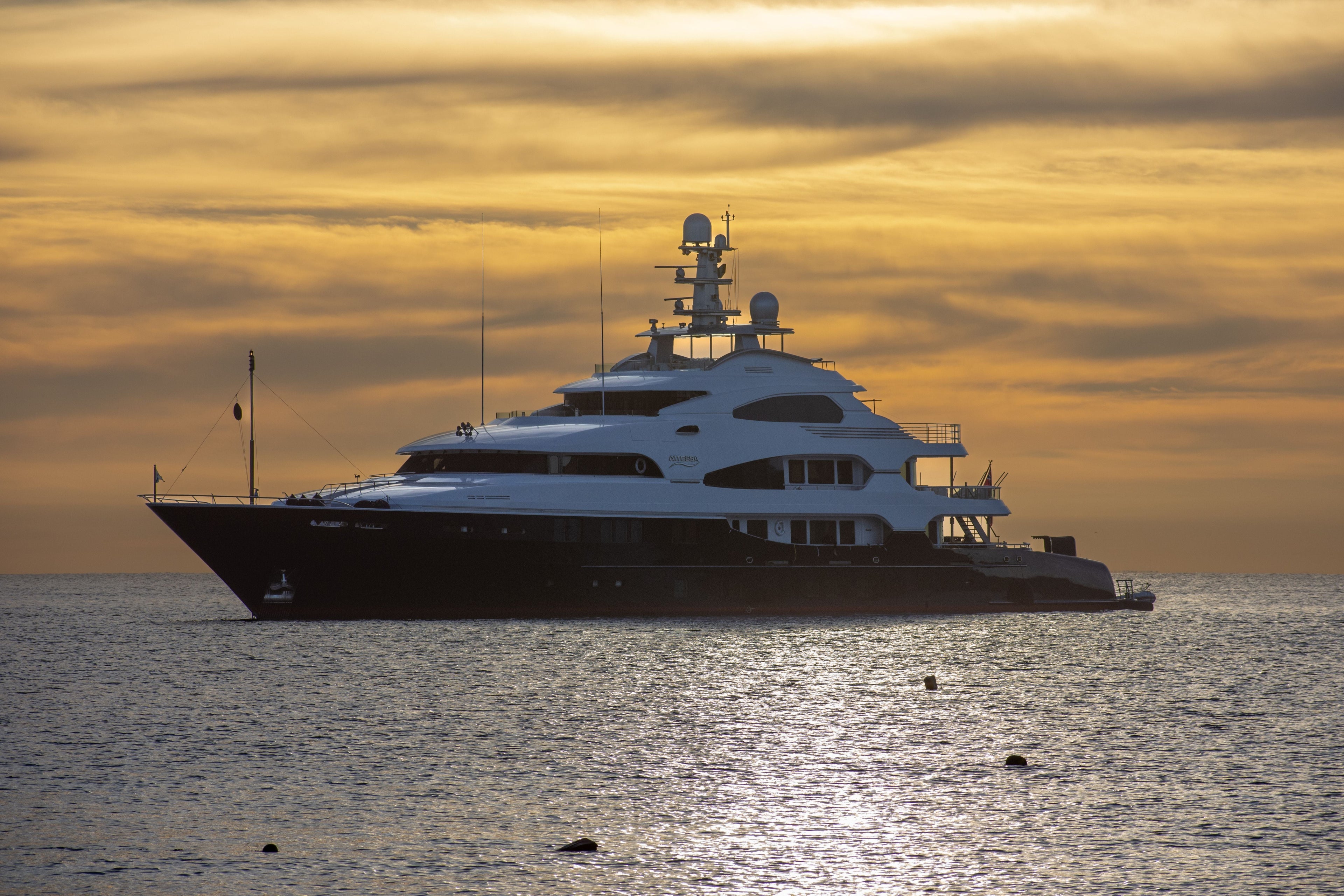 Starlink Marine Connectivity & Offshore Mounting Hardware