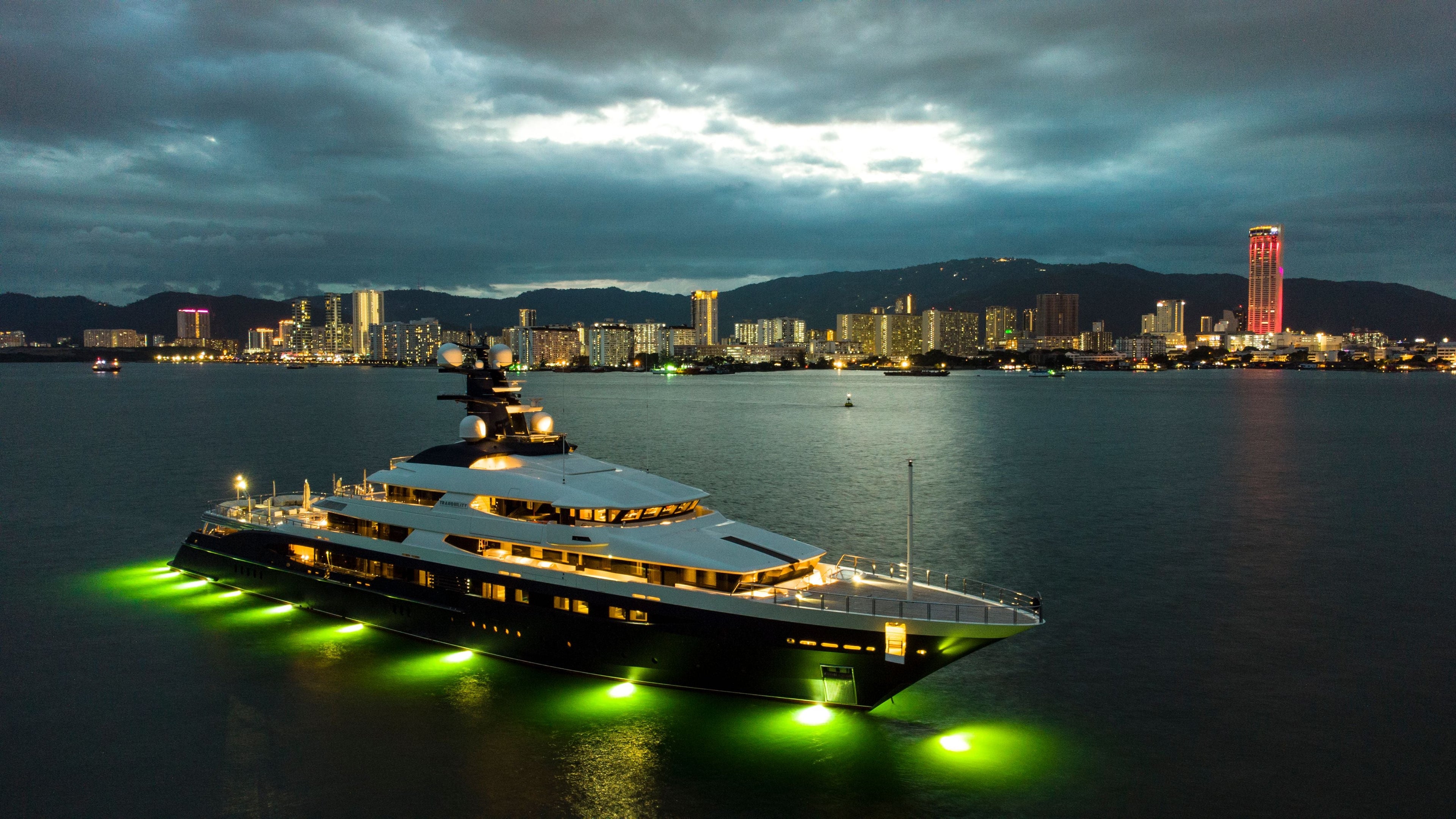 Premium Underwater Marine LED & Dock Lighting